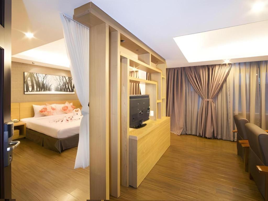 Khách sạn Boutique Bến Thành Aha